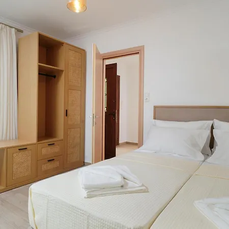 Avli 1976 Παναγία