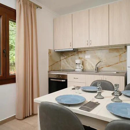 Avli 1976 Παναγία