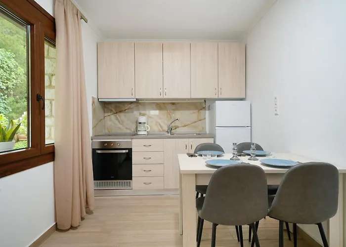 Apartament Avli 1976